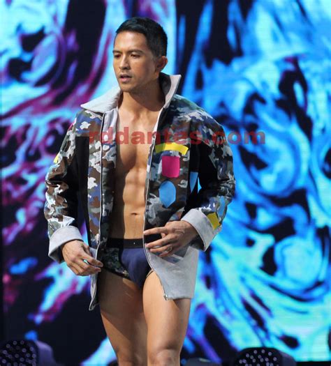 dennis trillo bulge|Fashion PULIS: What's Under His Bench Underwear: Dennis Trillo.